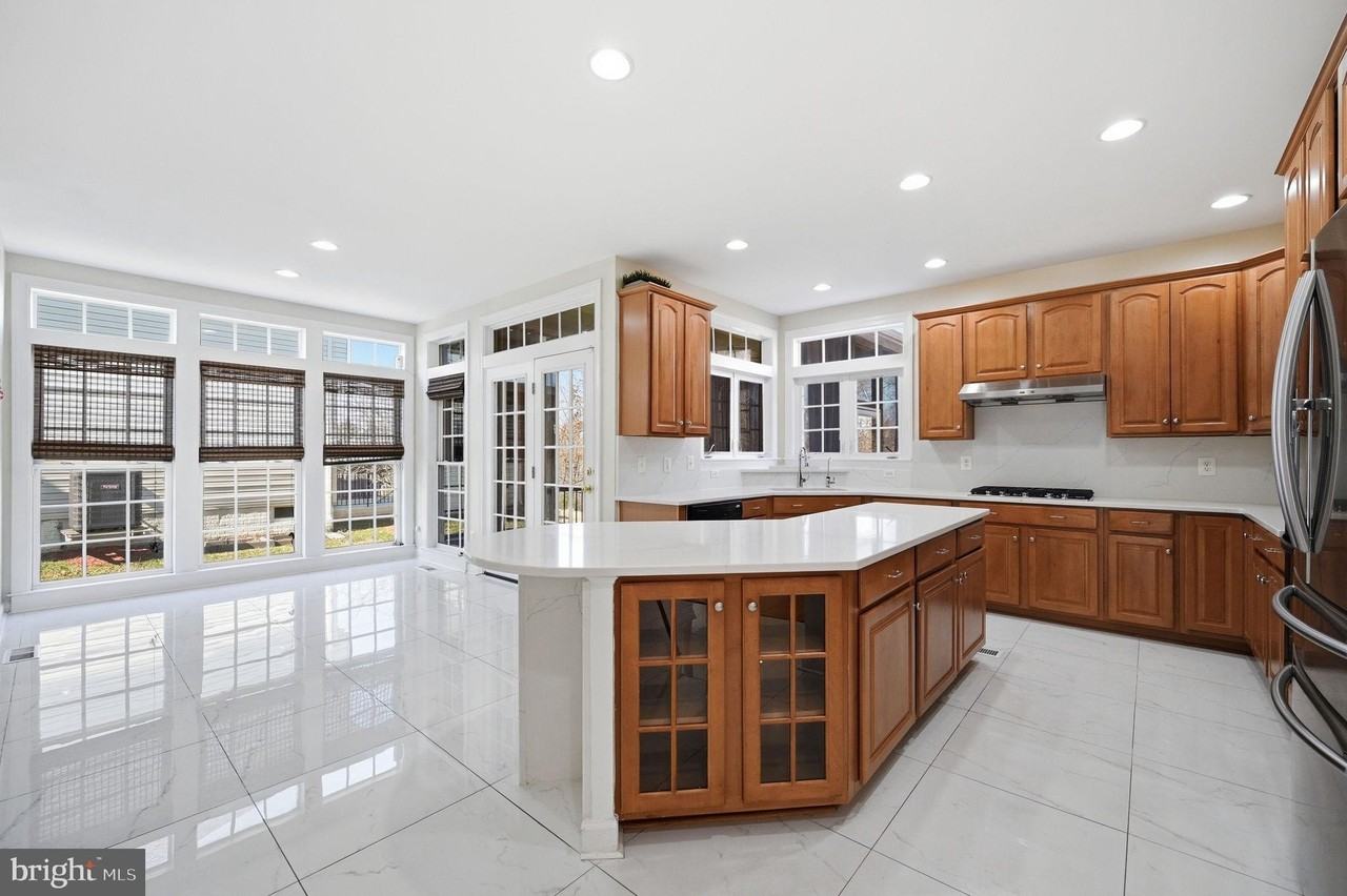 25582 Balint Park Ct - Photo 6 of 31