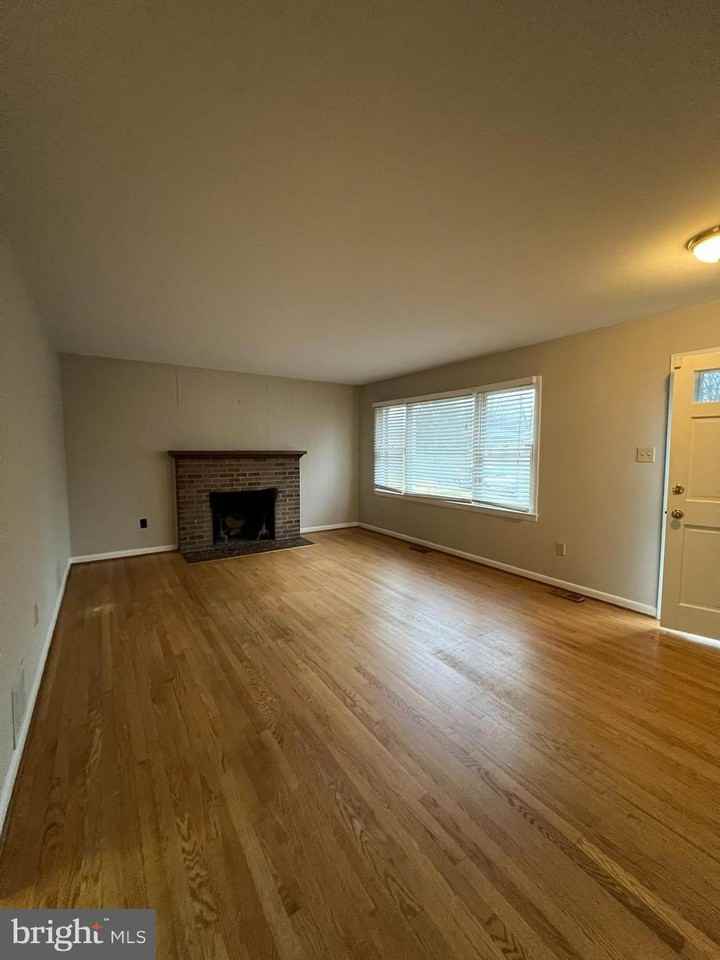 79 S Rogers St - Photo 4 of 13