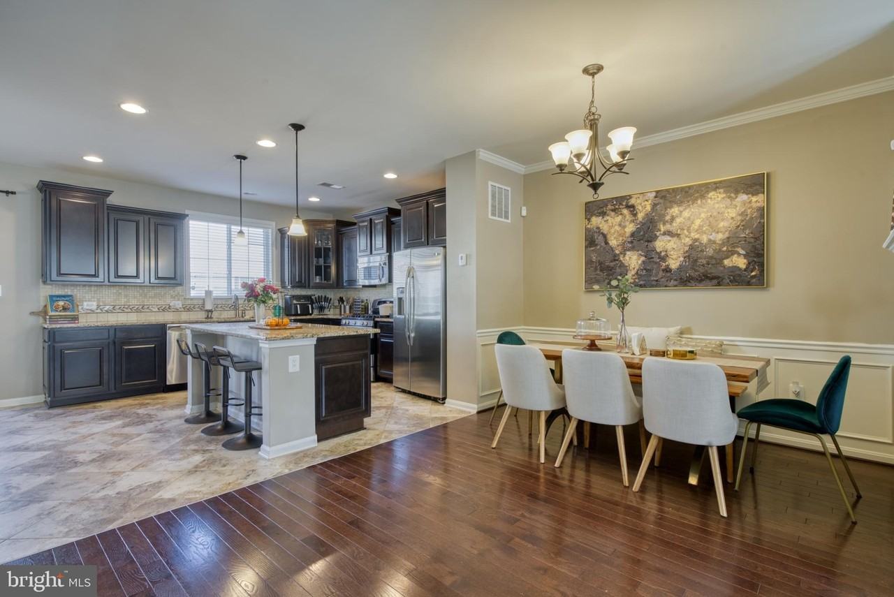 10228 Fountain Cir - Photo 5 of 37