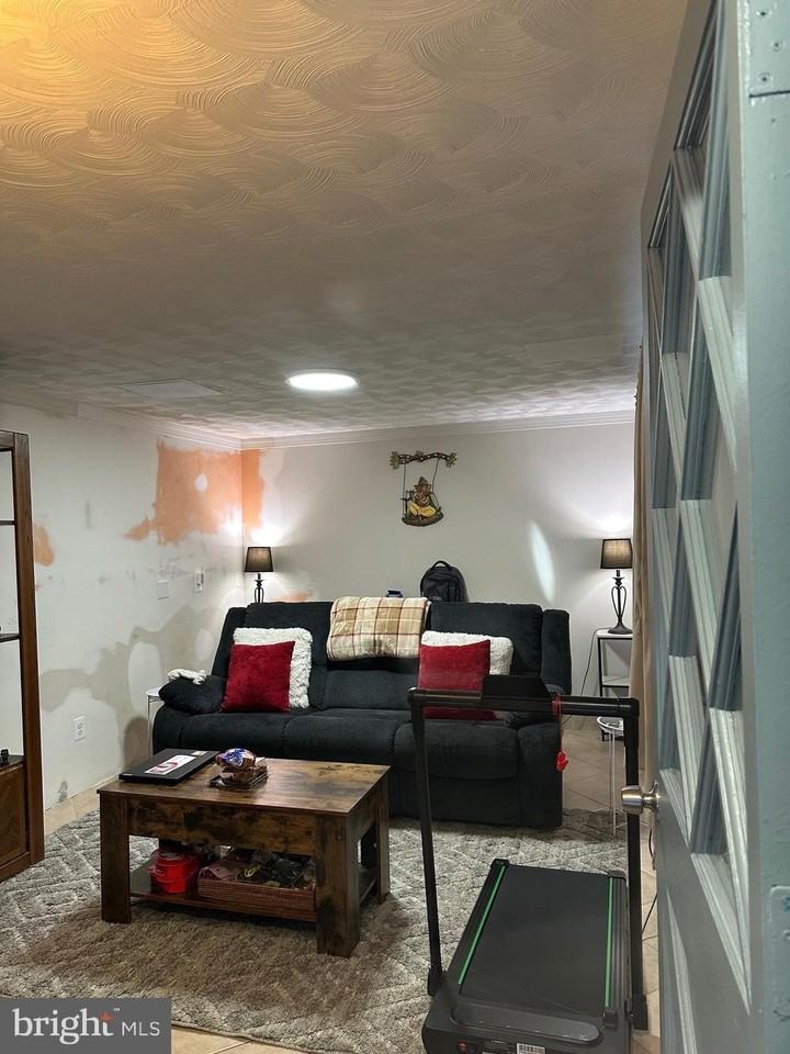 15030 Alabama Ave - Photo 4 of 23