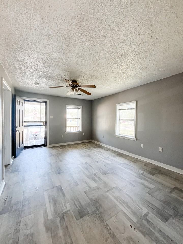 118 Tuxedo Dr #A - Photo 2 of 5