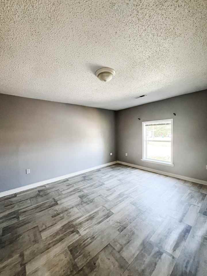 118 Tuxedo Dr #A - Photo 3 of 5