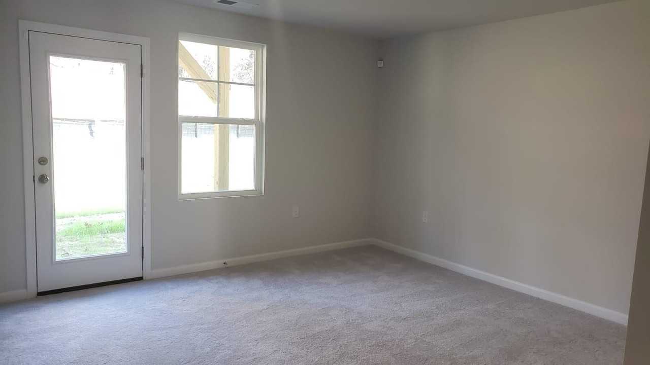 2610 Chert Ln - Photo 4 of 32