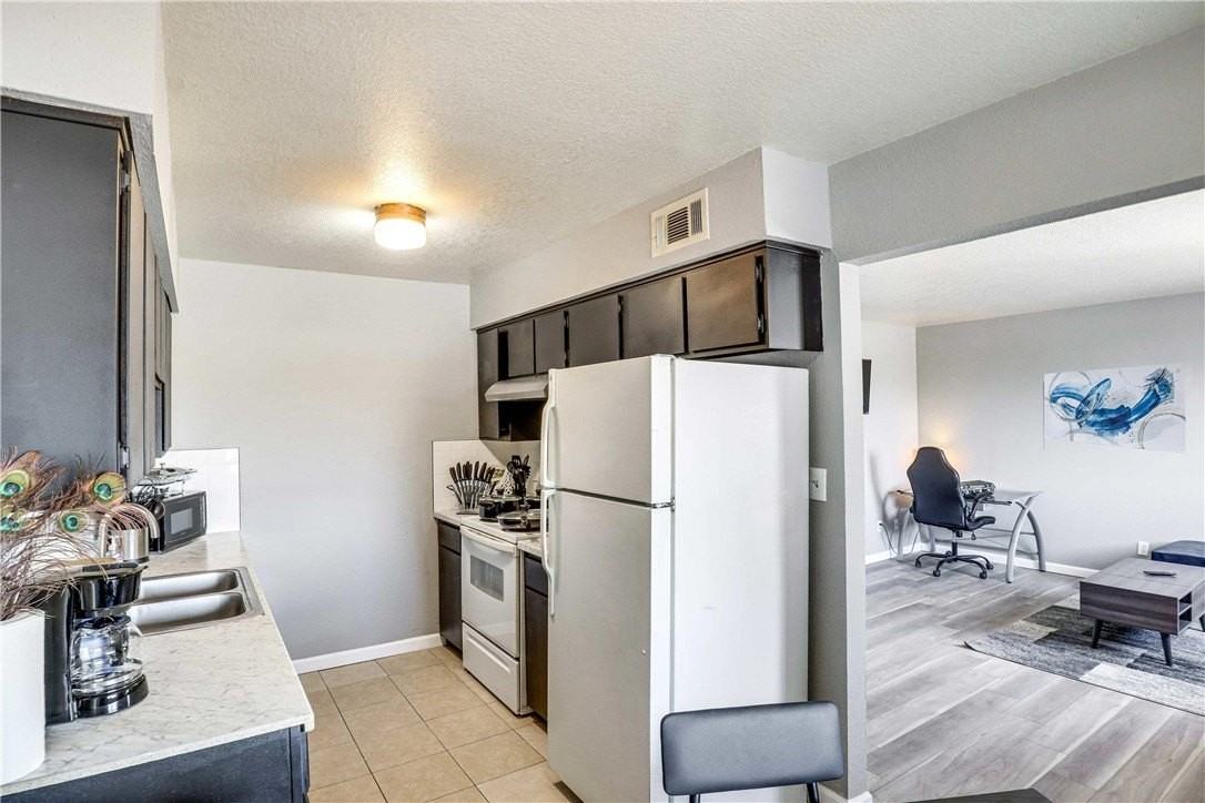 644 Swan Dr Apt 1 - Photo 5 of 13