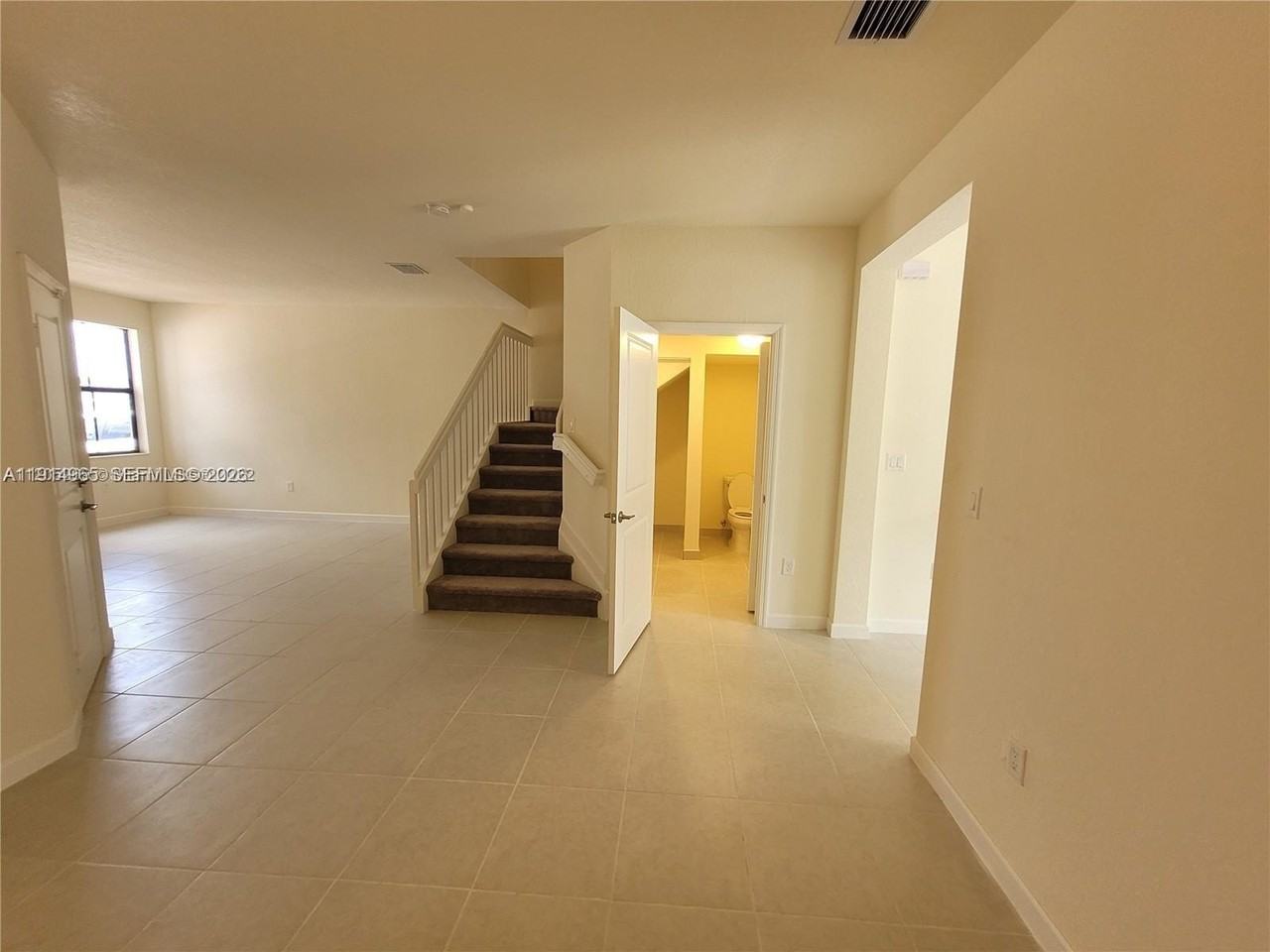 11125 W 33rd Ct - Photo 5 of 30