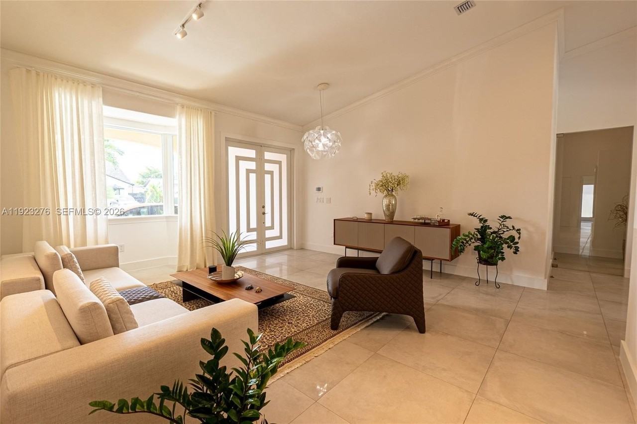 9895 Nw 28th Ter - Photo 6 of 30