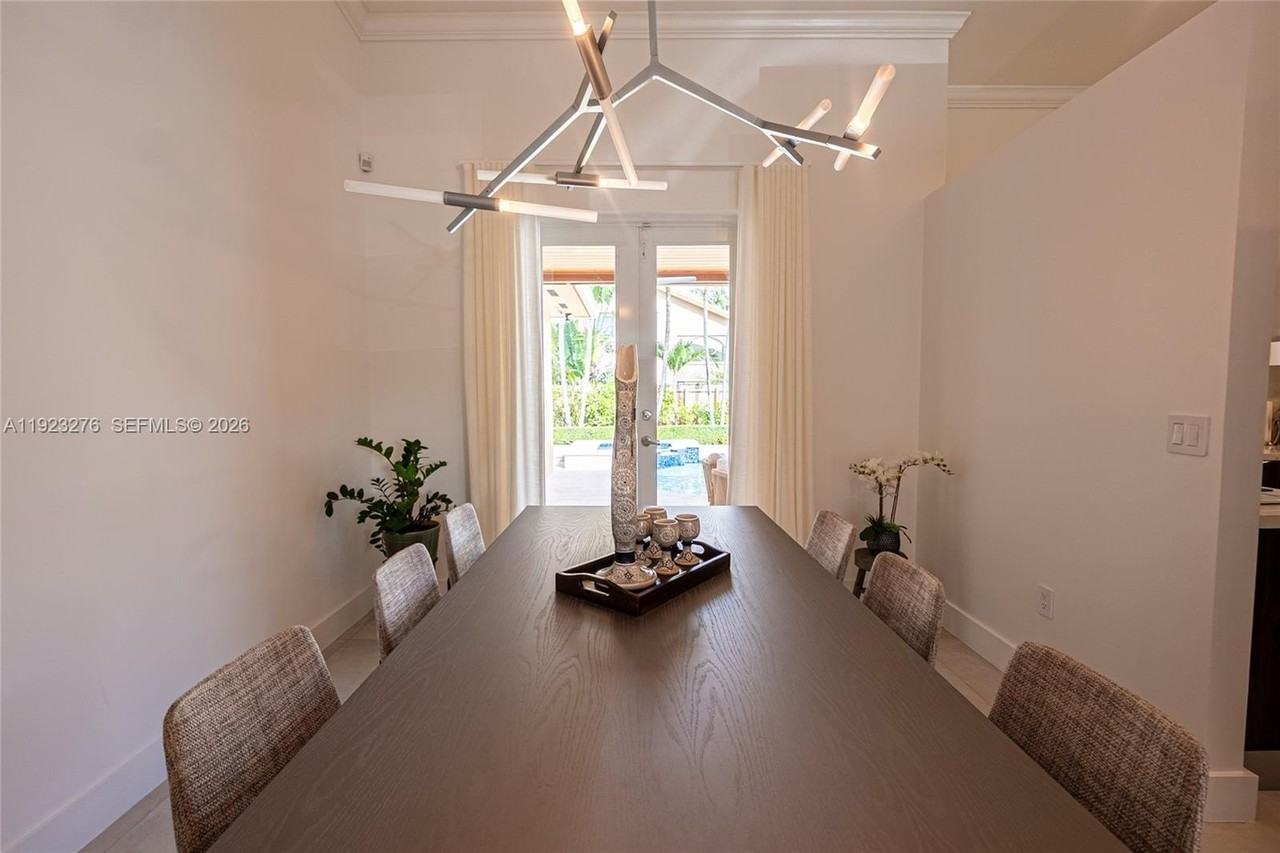 9895 Nw 28th Ter - Photo 7 of 30