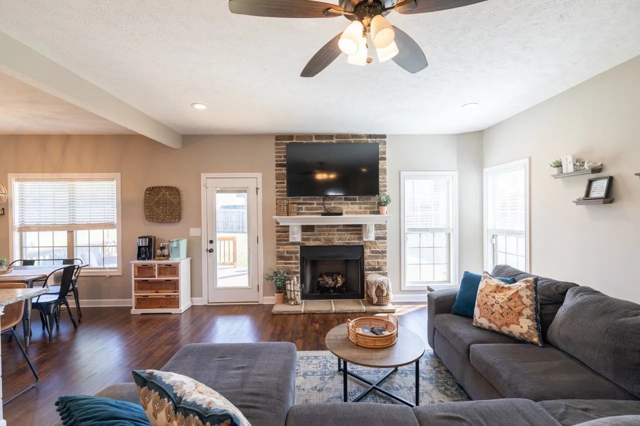 3763 Tradewinds Ter #1 - Photo 4 of 30