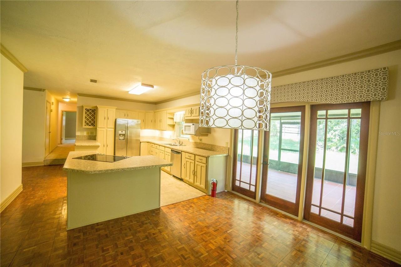 1009 Nw 39th Dr #1 - Photo 5 of 14