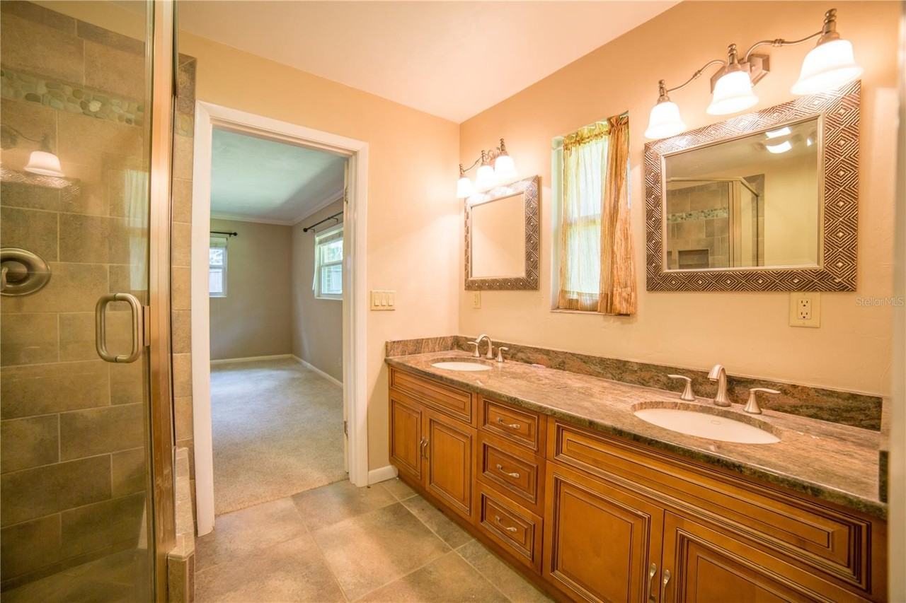 1009 Nw 39th Dr #1 - Photo 7 of 14