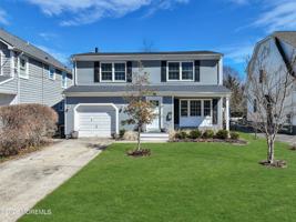 featured image of 19 Lennox Ave