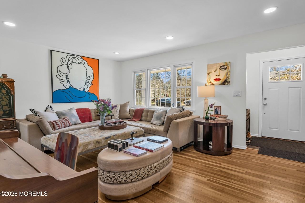 19 Lennox Ave - Photo 3 of 33