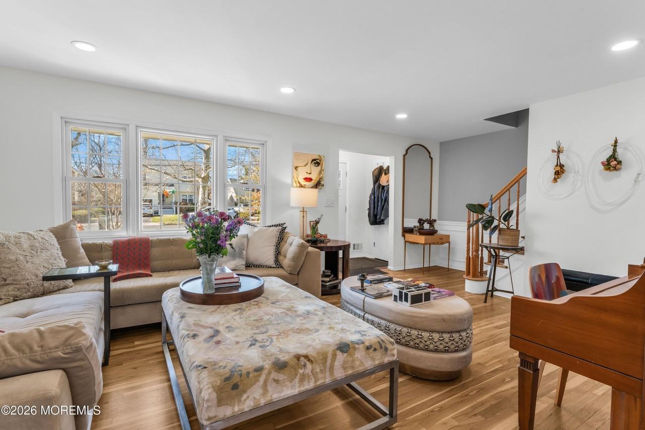 19 Lennox Ave - Photo 4 of 33