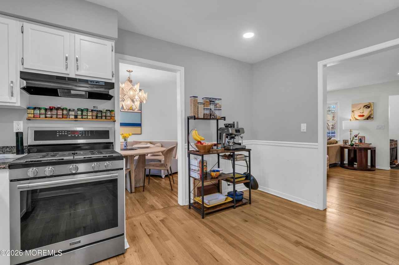 19 Lennox Ave - Photo 7 of 33