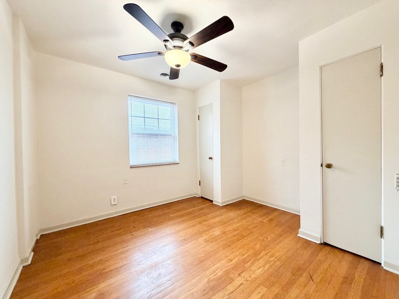 5821 Sunshine Drive #H - Photo 7 of 8