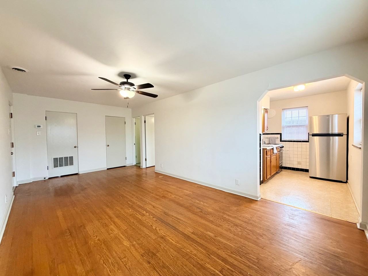 5821 Sunshine Drive #H - Photo 4 of 8