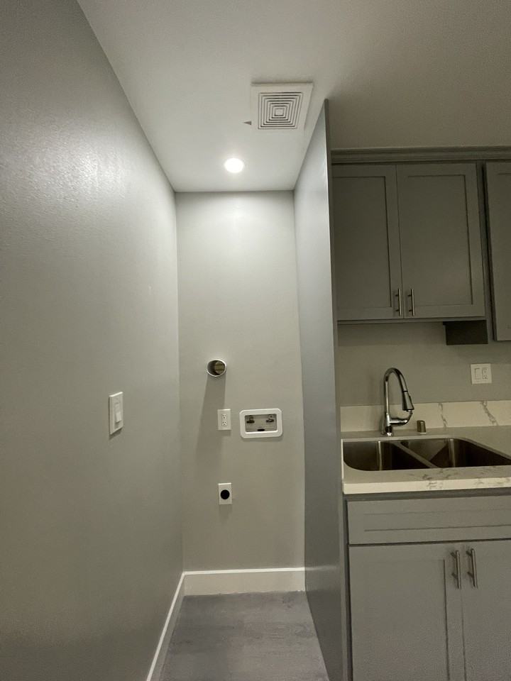 7102 South Figueroa Street #7102 1/2 - Photo 7 of 10