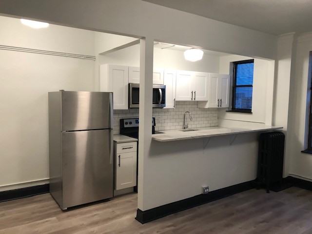 W Pratt Blvd & N Sheridan Rd - Photo 2 of 10