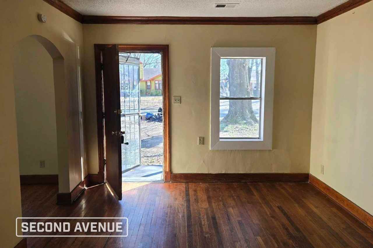 2730 Barron Ave - Photo 2 of 13
