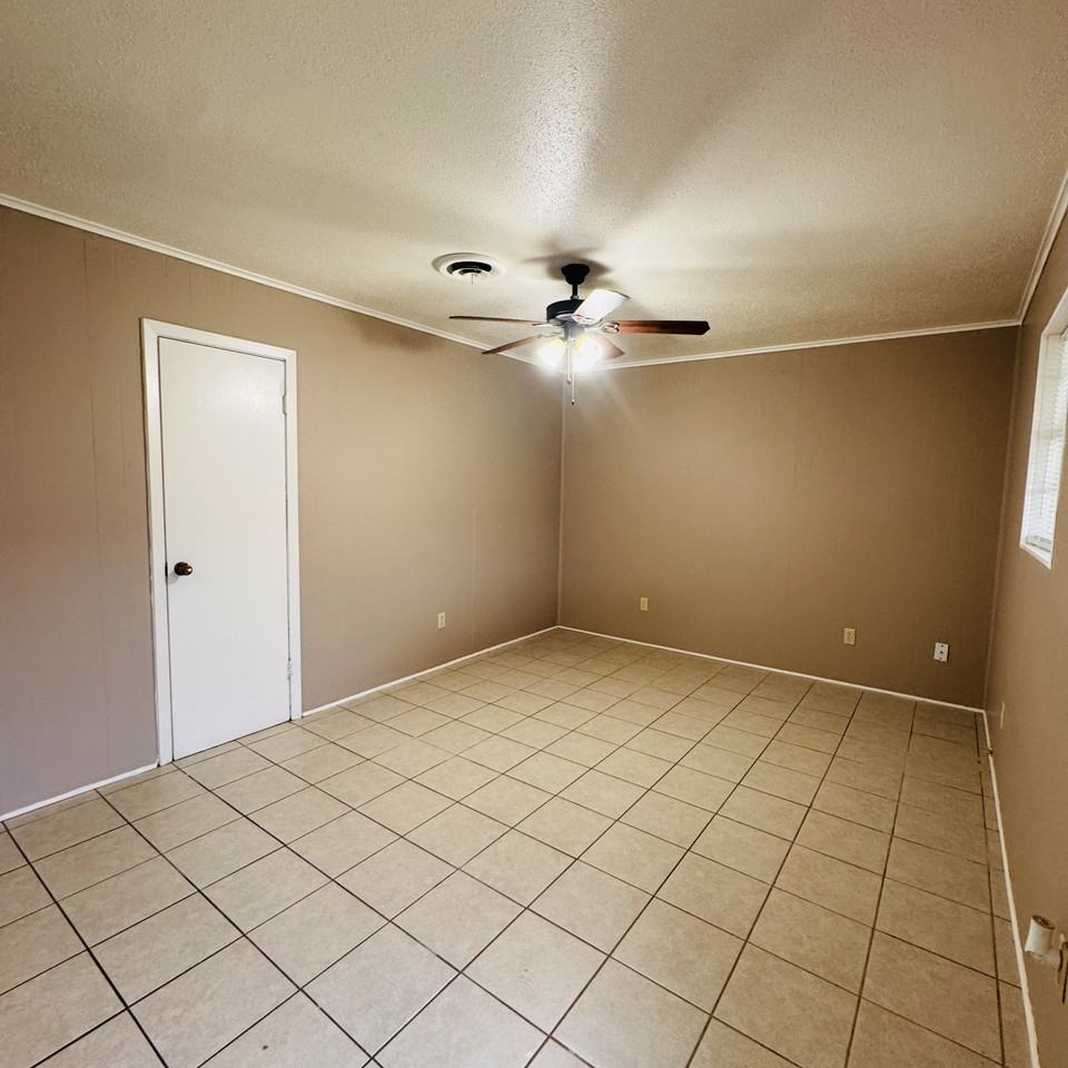 522 N 15th St - Photo 2 of 11