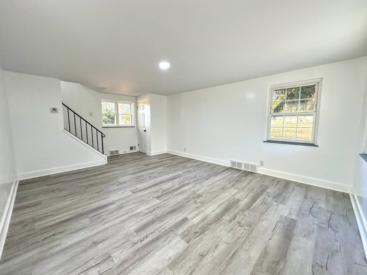 1607 Girard Ave #1 - Photo 5 of 33