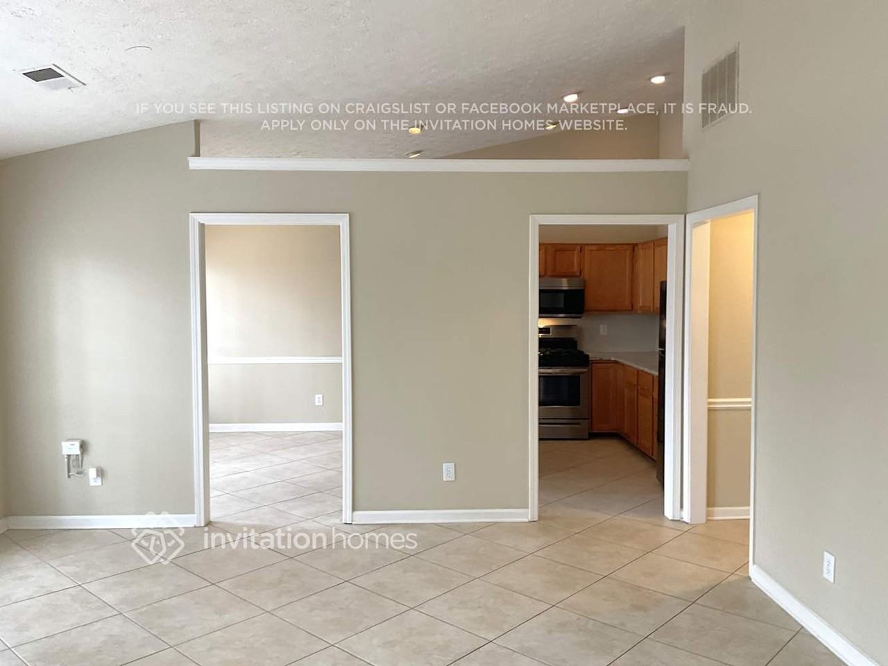 1735 Keswick Place Dr - Photo 3 of 10