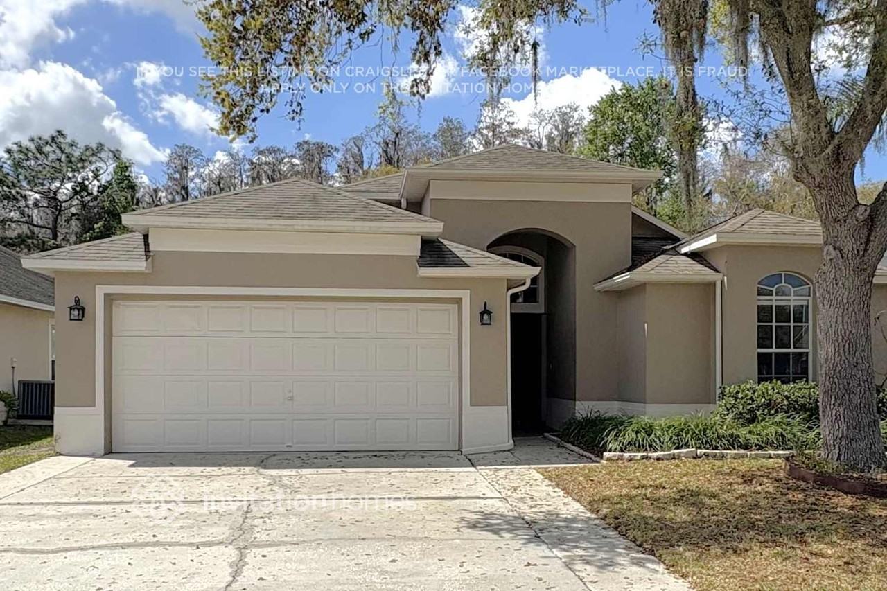 1327 Crimson Clover Ln