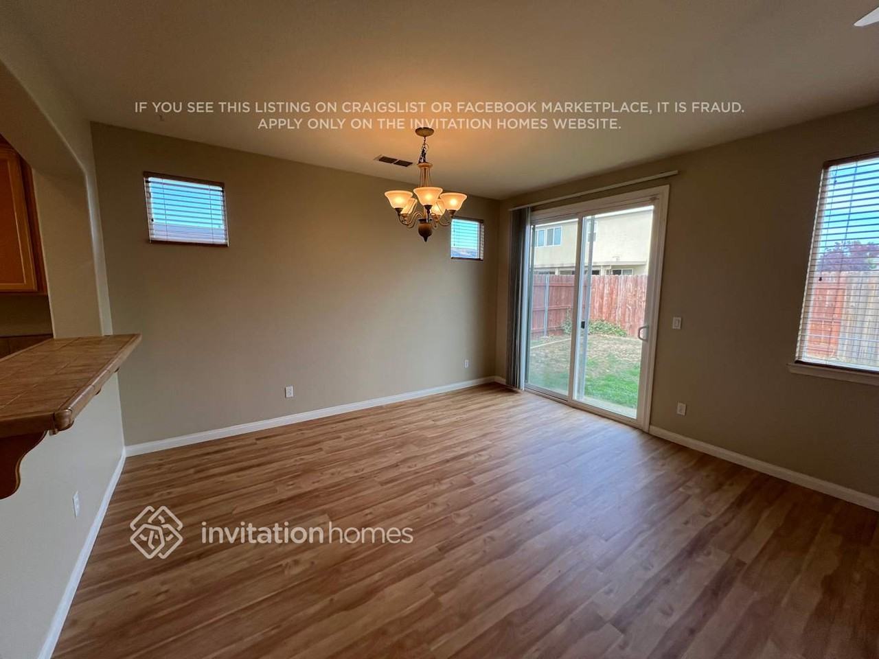 1901 Pyramid Creek Dr - Photo 5 of 10