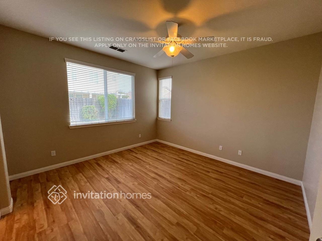 1901 Pyramid Creek Dr - Photo 7 of 10