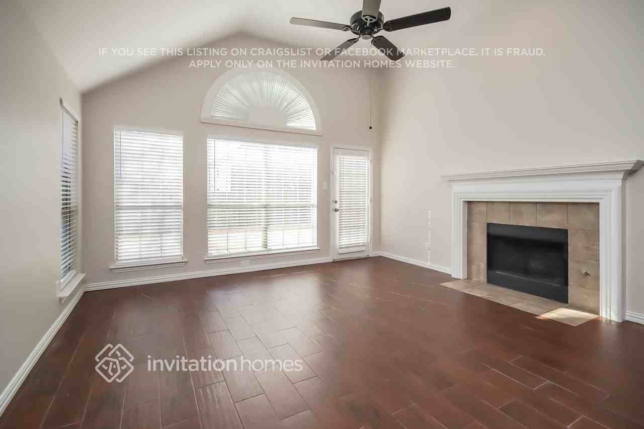 222 Vernon Dr - Photo 2 of 16