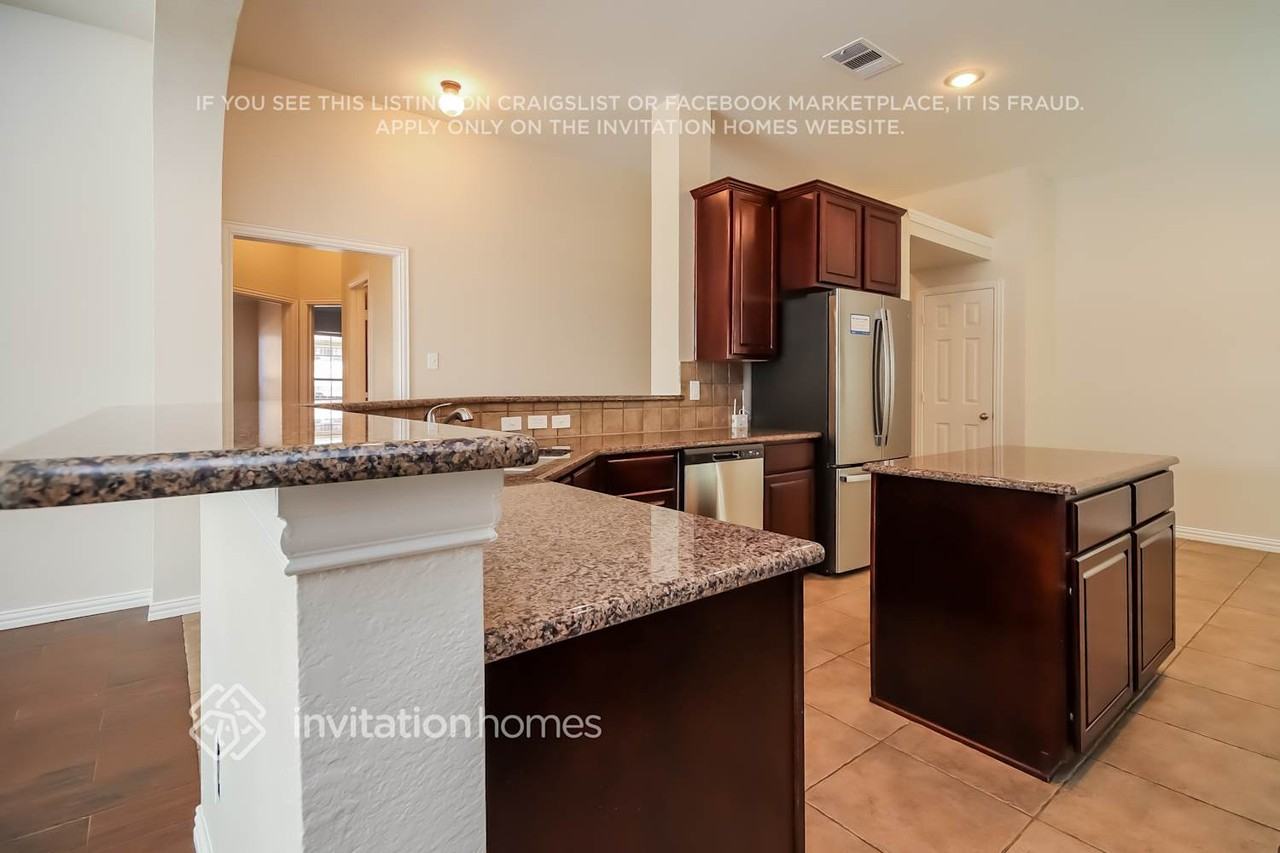 222 Vernon Dr - Photo 5 of 16