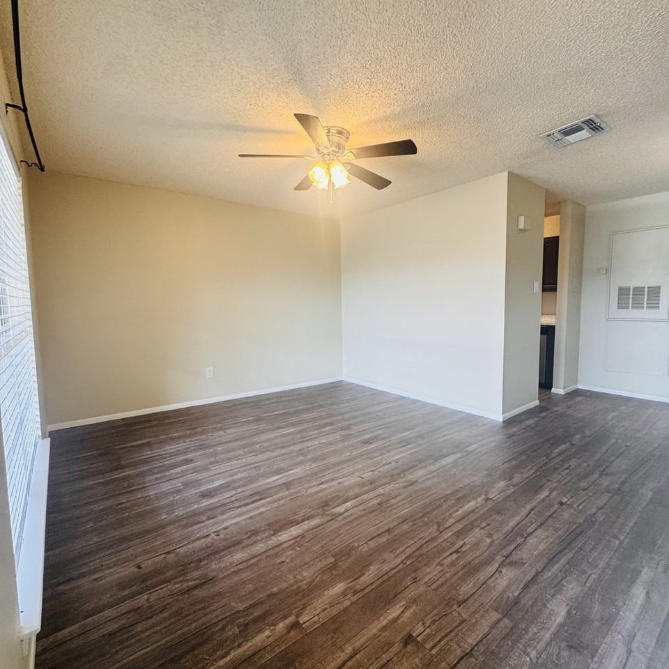 6800 Camden Ln - Photo 2 of 14