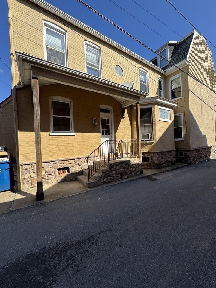 126 College Ave #1 - Photo 3 of 28