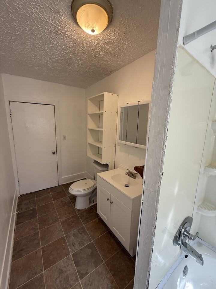 1004 S Fountain Ave #1004C - Photo 3 of 7