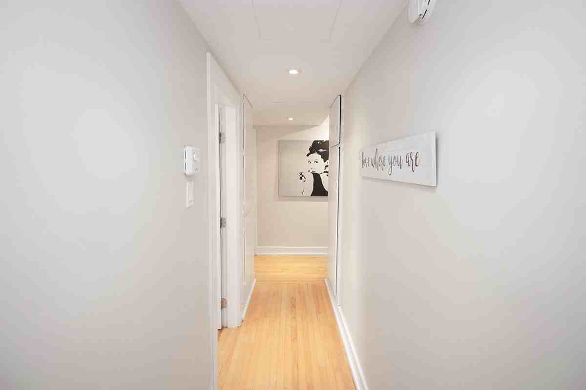 301 Marion Street - Photo 7 of 24