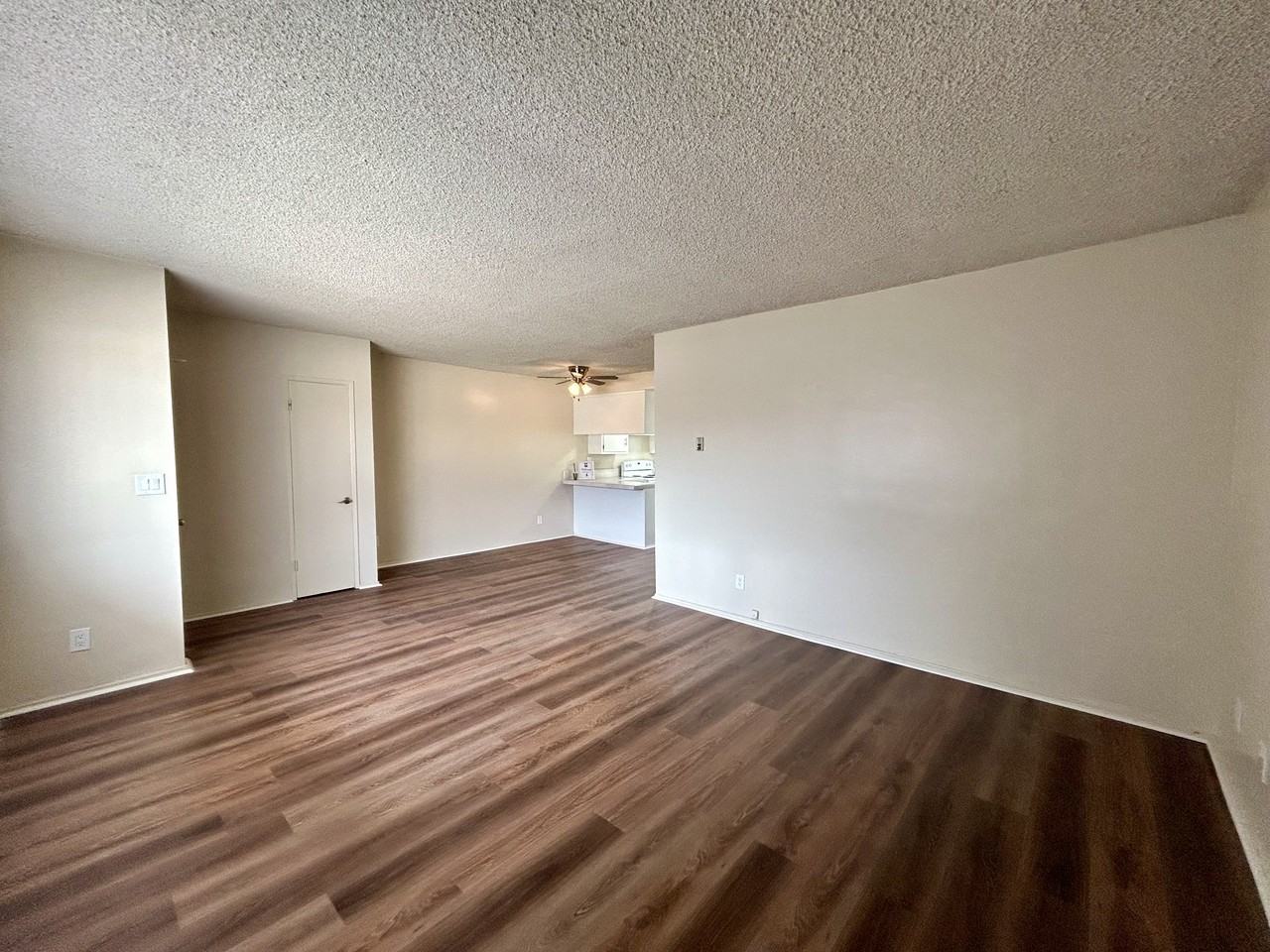 4024 West 147th Street #16 - Photo 2 of 9