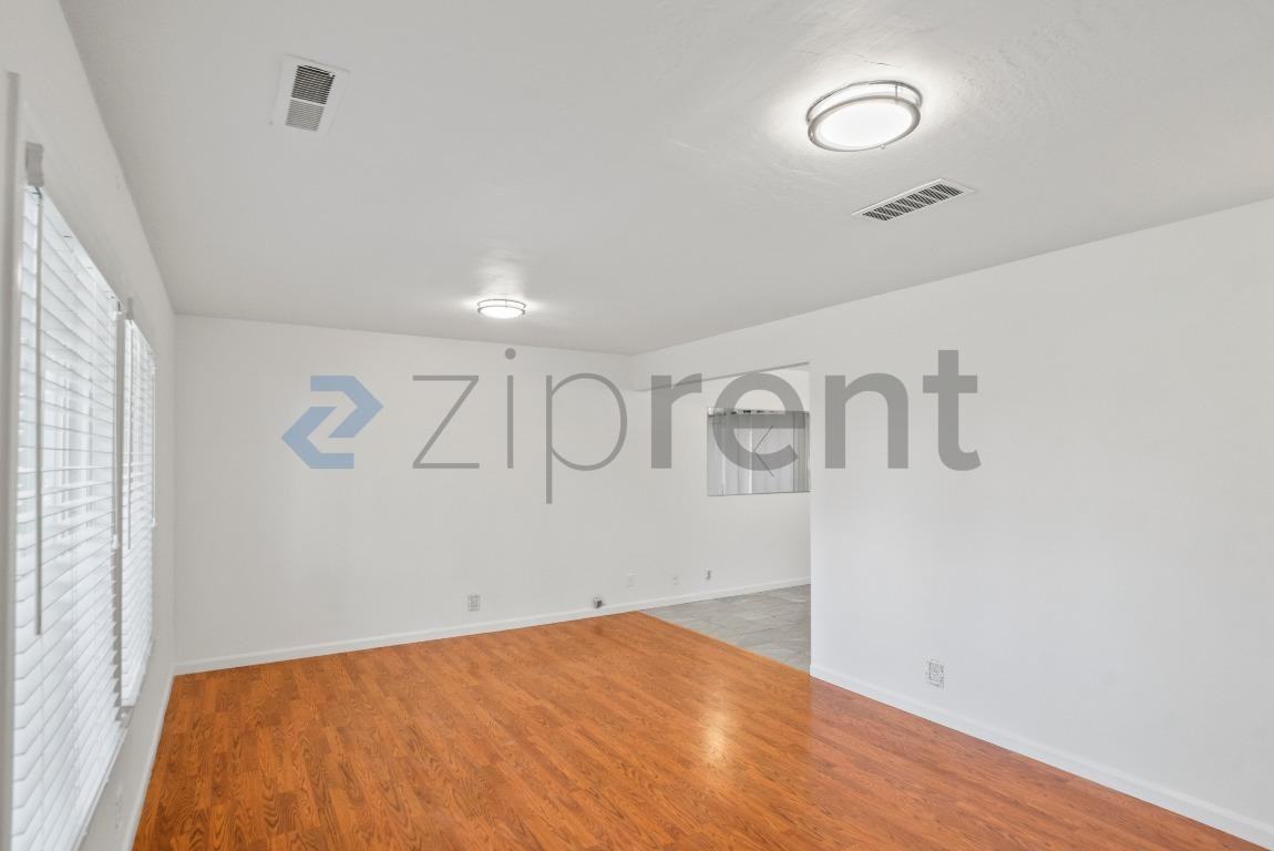 3143 Washoe Way - Photo 7 of 30