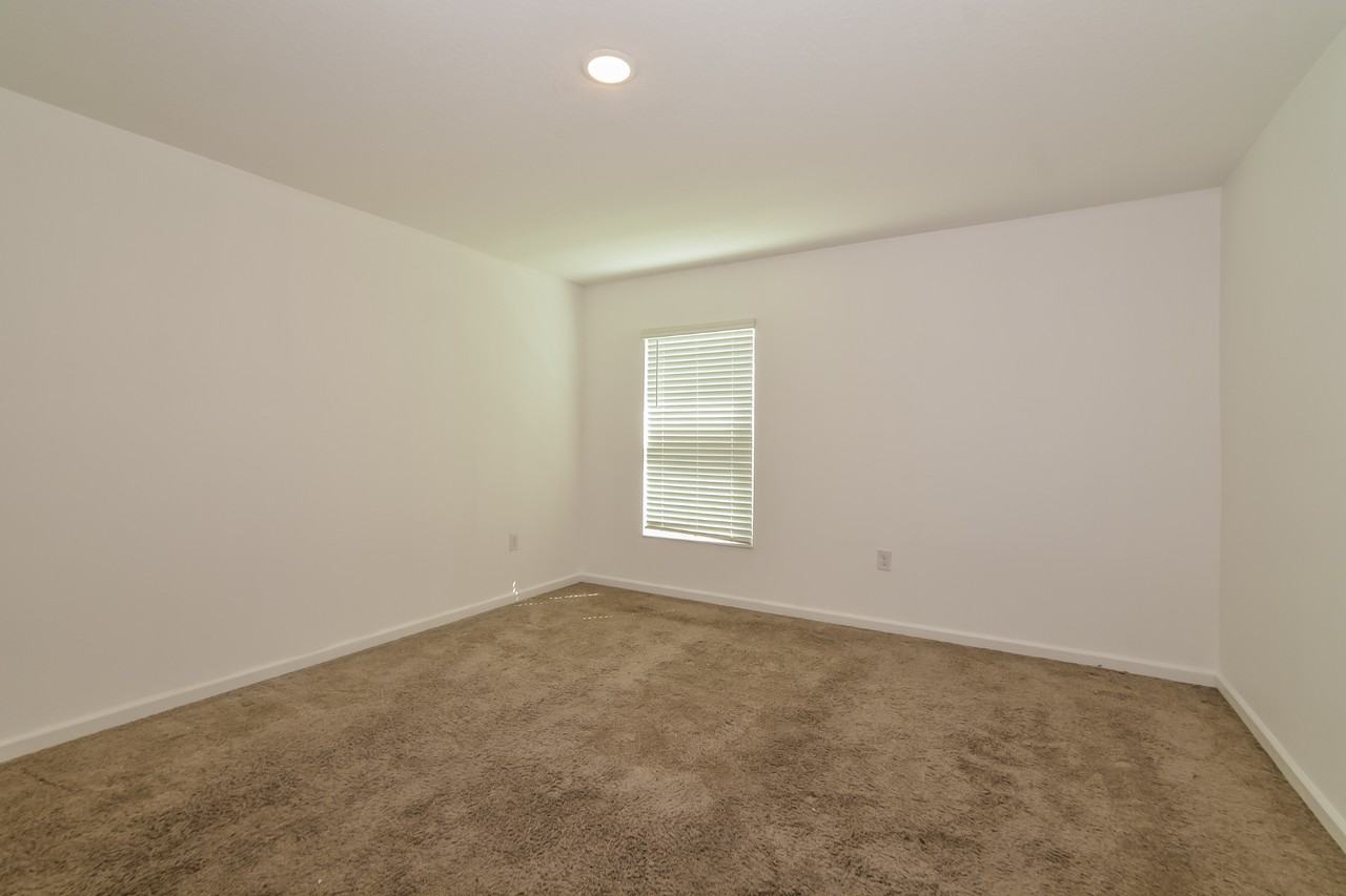 1321 Lucerne Loop Rd Ne - Photo 2 of 15
