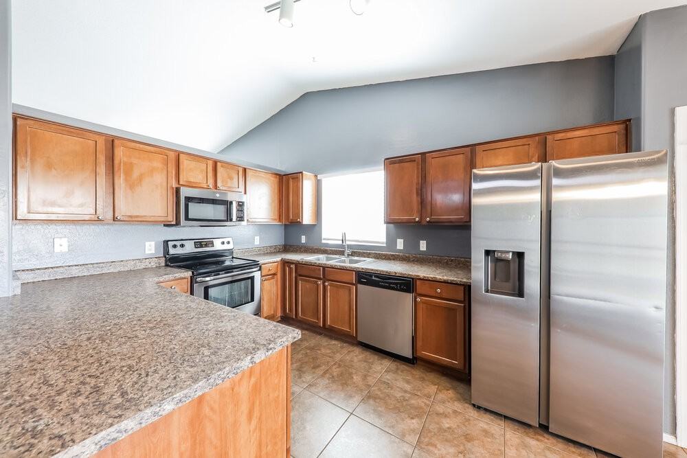 5404 S 28th Ave - Photo 6 of 16