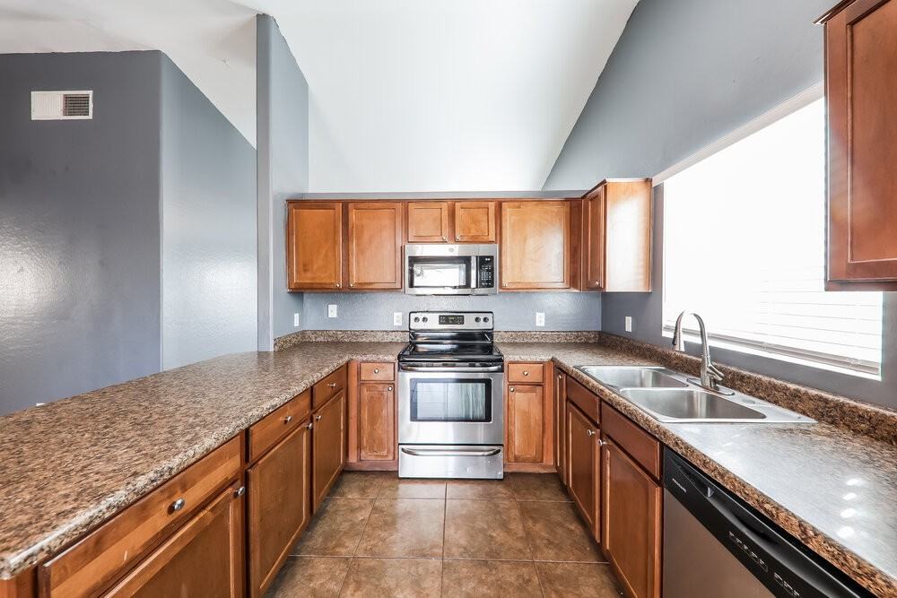 5404 S 28th Ave - Photo 7 of 16