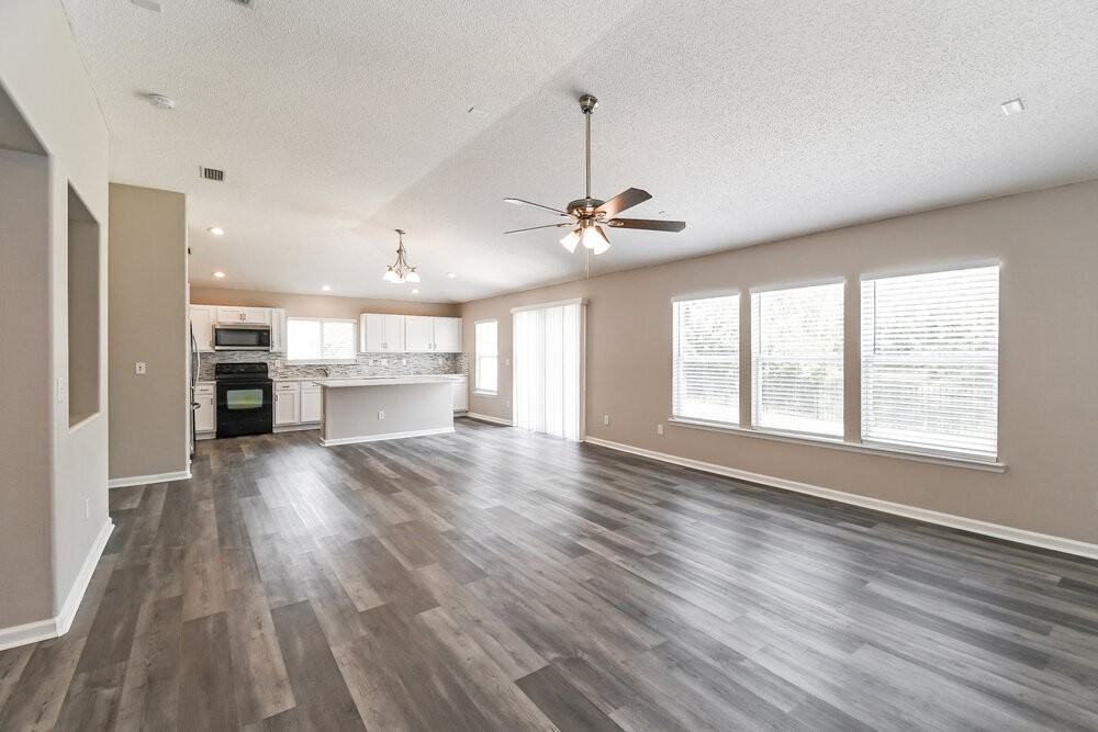 11701 Carson Lake Dr - Photo 3 of 19