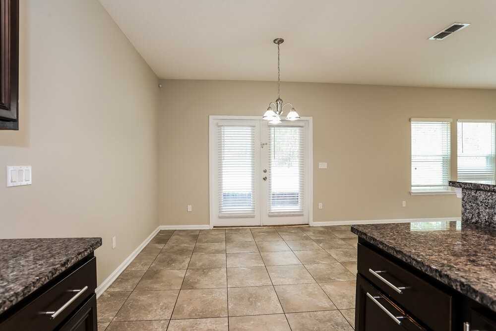 646 Drysdale Dr - Photo 7 of 20