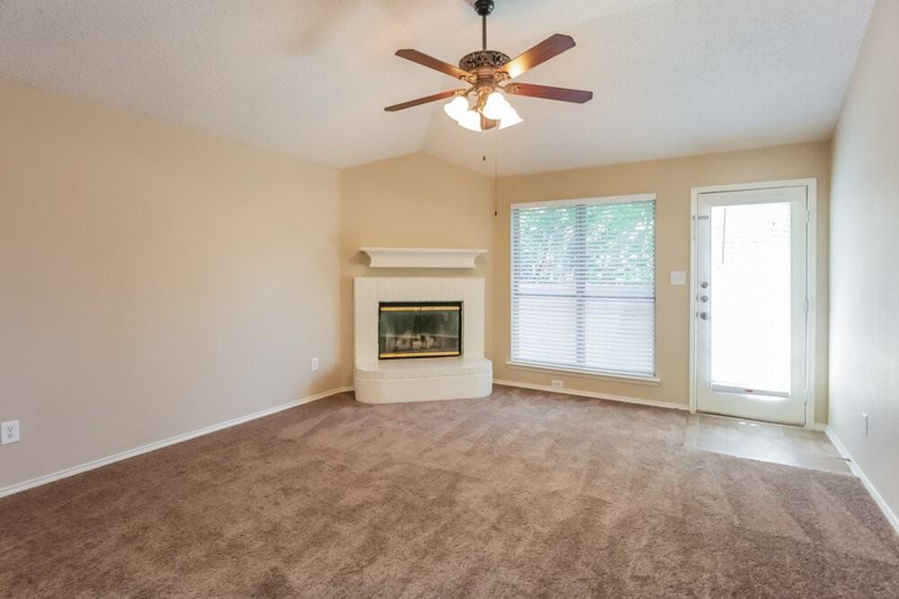 8112 Broken Arrow Rd - Photo 2 of 9