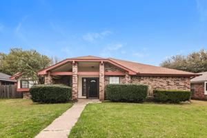 featured image of 3702 Knights Bridge Dr
