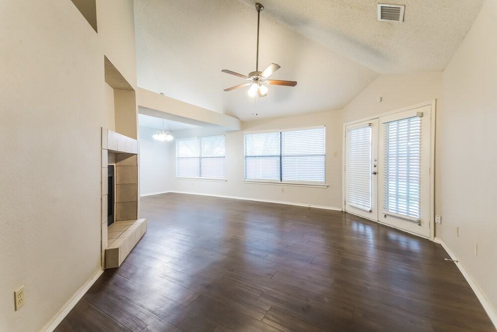 3702 Knights Bridge Dr - Photo 4 of 16