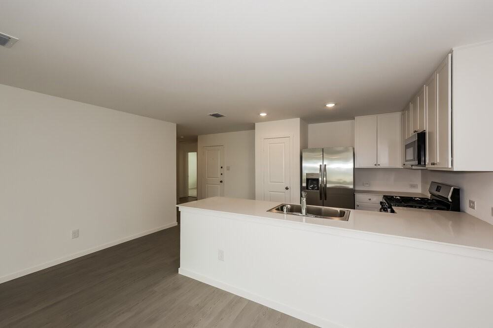 10729 Revolver Ln - Photo 7 of 16
