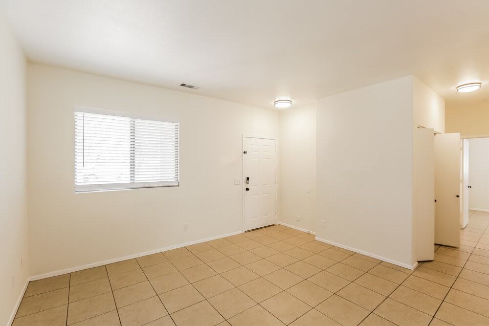 11222 W Almeria Rd - Photo 5 of 16