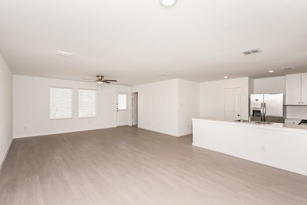 10720 Gun Barrel St - Photo 5 of 16