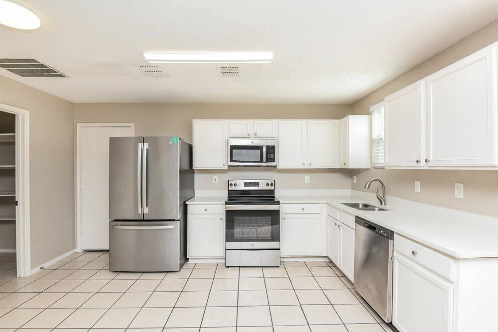 1429 Blazing Star Trl - Photo 7 of 17