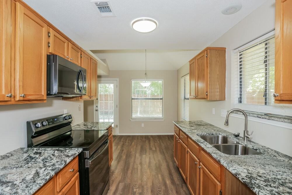 6639 Mountain Cedar Ln - Photo 7 of 19